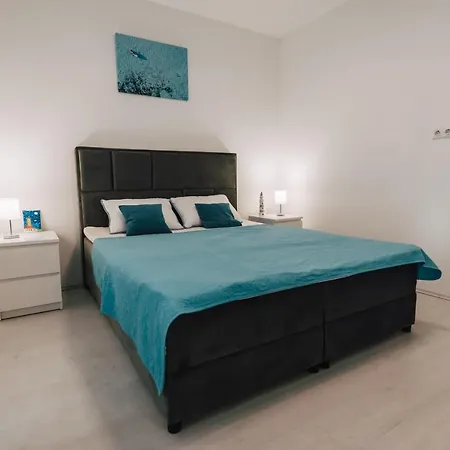 Apartment Island Spirit